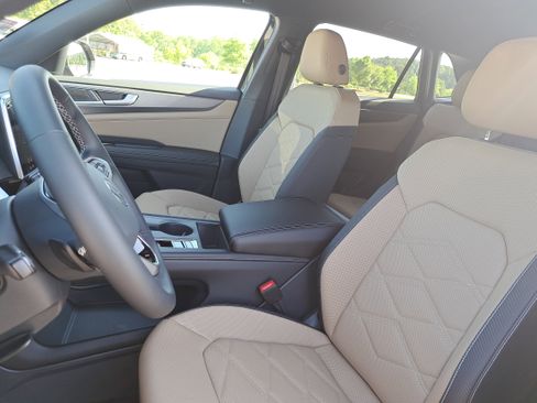 New 2026 Volkswagen Atlas Cross Sport SE FWD image 14