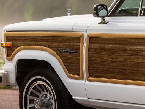 Used 1989 Jeep Grand Wagoneer image 78