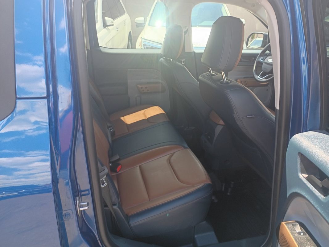 Used 2024 Ford Maverick Lariat w/ FX4 Off-Road Package AWD/4WD image 17