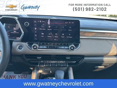 Used 2025 GMC Canyon Denali image 17