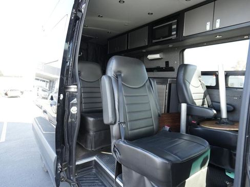 Used 2015 Mercedes-Benz Sprinter 2500 image 11
