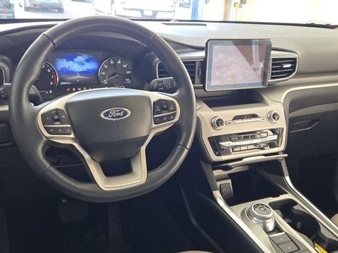 Used 2023 Ford Explorer XLT w/ Equipment Group 202A image 18
