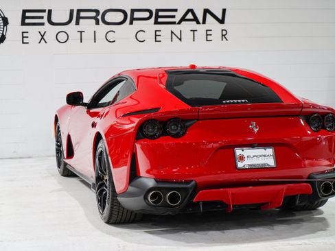Used 2019 Ferrari 812 Superfast RWD image 23