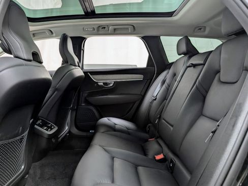 Used 2024 Volvo V90 B6 Cross Country Plus w/ Climate Package image 19