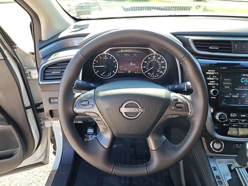 Used 2024 Nissan Murano SV w/ SV Midnight Edition Package image 17