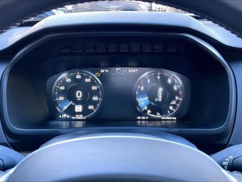 Used 2022 Volvo XC90 T6 Momentum w/ Climate Package image 26