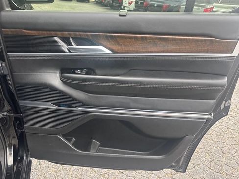 Used 2023 Jeep Grand Wagoneer 4WD image 15