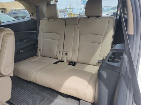 Used 2019 Honda Pilot Touring image 39