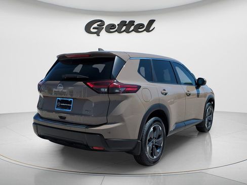 Certified 2024 Nissan Rogue SV FWD image 12
