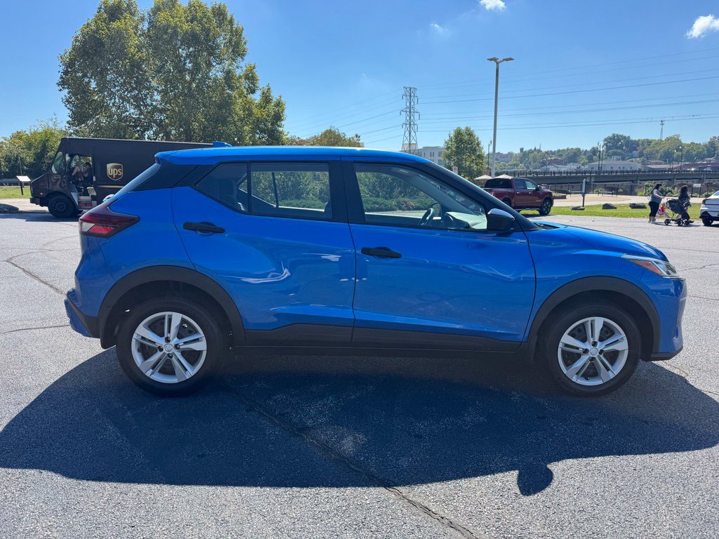 Certified 2025 Nissan Kicks Play S FWD image 9