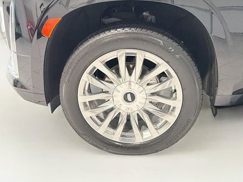 Used 2023 Cadillac Escalade Premium Luxury w/ LPO, Floor Liner Package AWD/4WD image 29