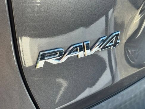 Used 2022 Toyota RAV4 XLE w/ Convenience Package AWD/4WD image 3