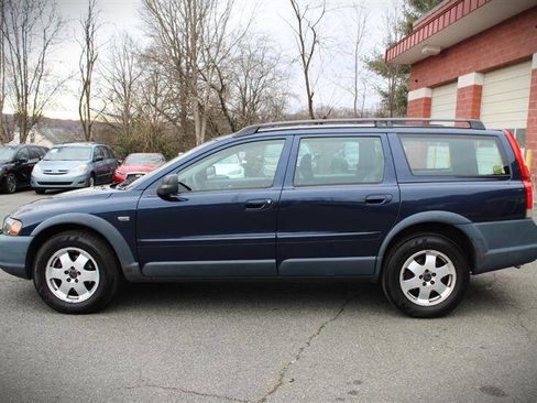 Used 2004 Volvo V70 Base AWD 4dr Turbo Wagon image 2