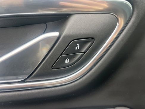 Used 2024 Chevrolet Tahoe Premier w/ Advanced Technology Package image 13