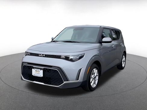 Used 2025 Kia Soul LX w/ LX Technology Package FWD image 7
