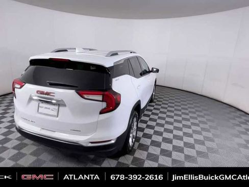 Used 2023 GMC Terrain SLT image 9