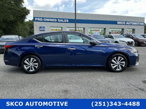 Used 2024 Nissan Altima 2.5 S FWD image 6