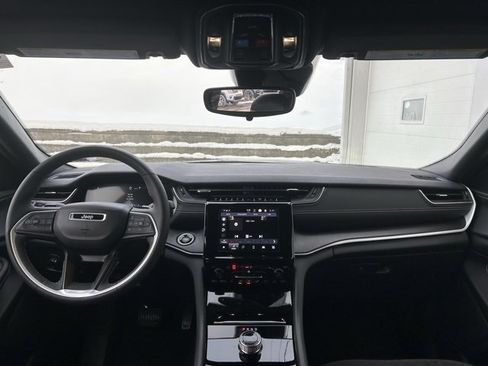 Certified 2023 Jeep Grand Cherokee L Altitude image 10