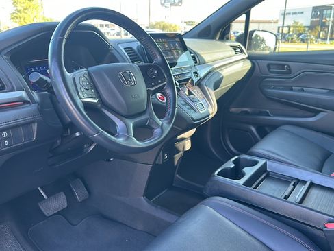 Used 2023 Honda Odyssey Sport image 12
