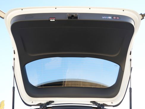 New 2026 Mercedes-Benz GLC 300 4MATIC image 17