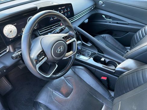 Used 2023 Hyundai Elantra Limited FWD image 9
