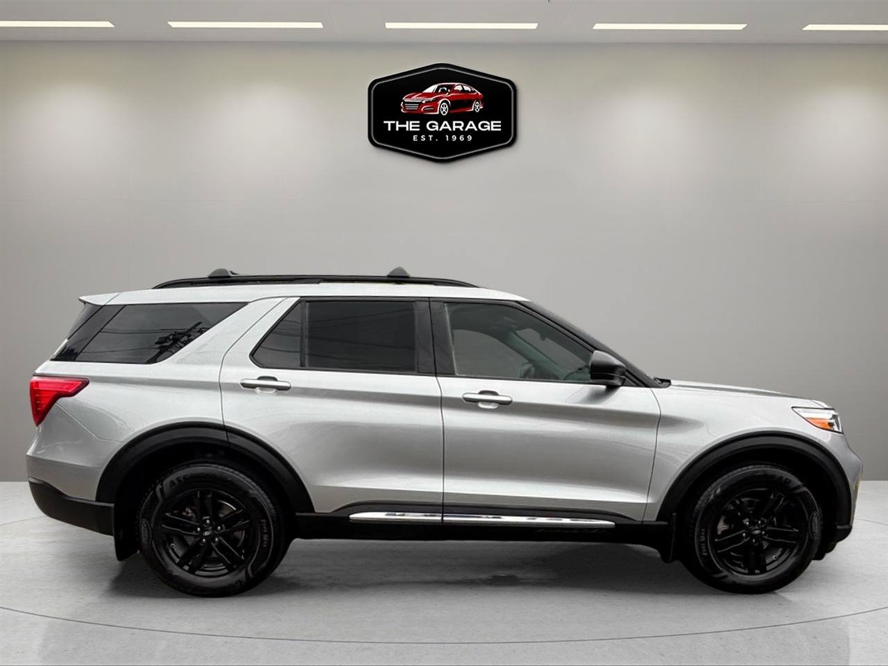 Used 2020 Ford Explorer XLT w/ Comfort Package AWD/4WD image 6