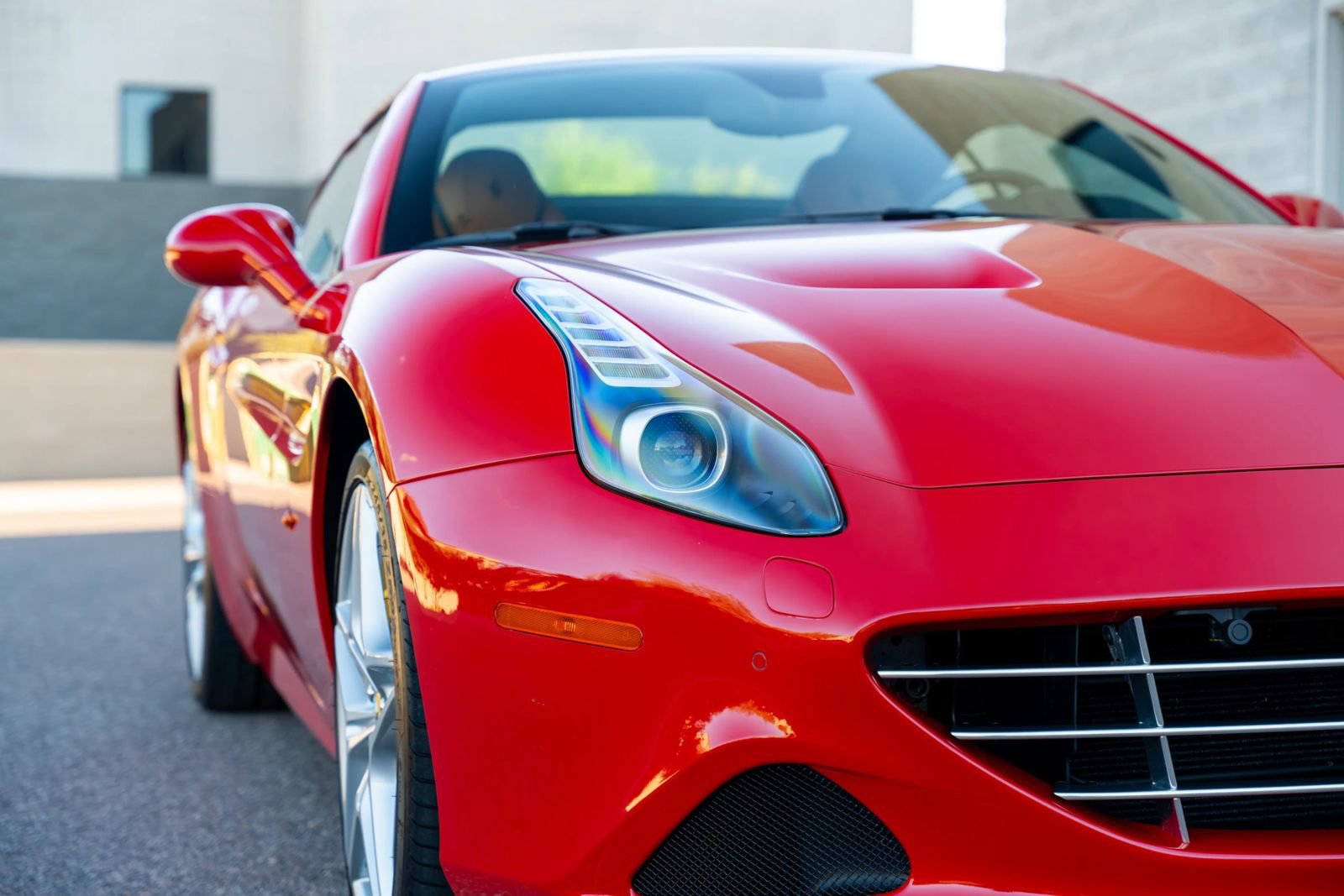 Used 2015 Ferrari California T RWD image 46