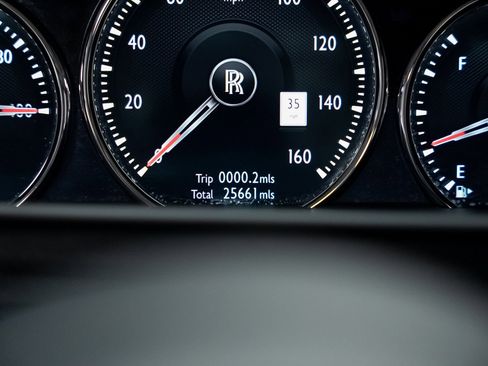 Used 2021 Rolls-Royce Cullinan Black Badge image 46