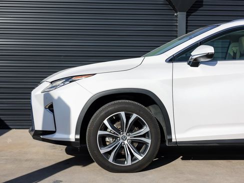 Used 2018 Lexus RX 450h AWD image 11