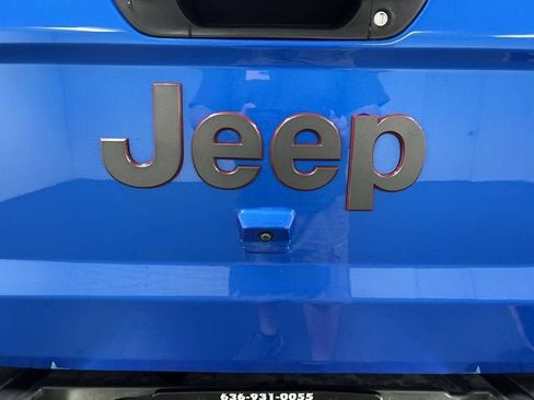 Used 2025 Jeep Gladiator Rubicon AWD/4WD image 30