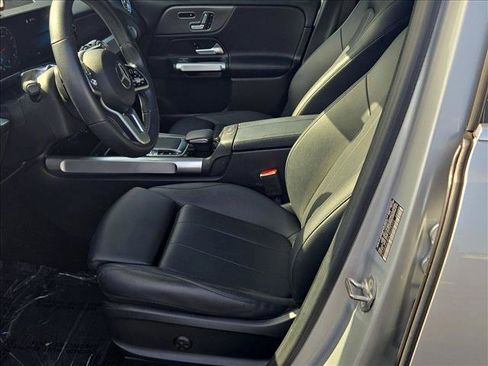 Used 2020 Mercedes-Benz GLB 250 4MATIC image 16