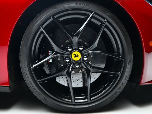 Used 2015 Ferrari F12 Berlinetta image 35