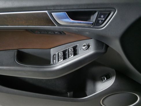 Used 2016 Audi Q5 2.0T Premium Plus w/ Technology Package image 19