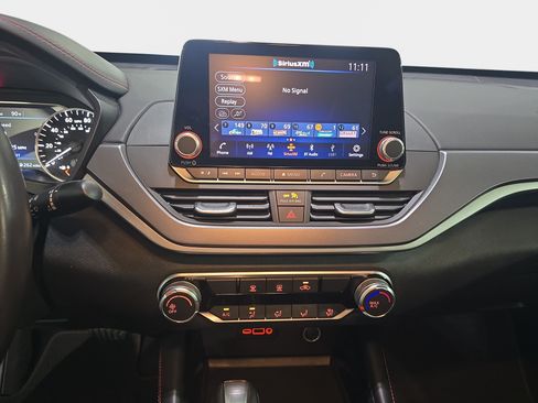 Used 2023 Nissan Altima 2.5 SR FWD image 17