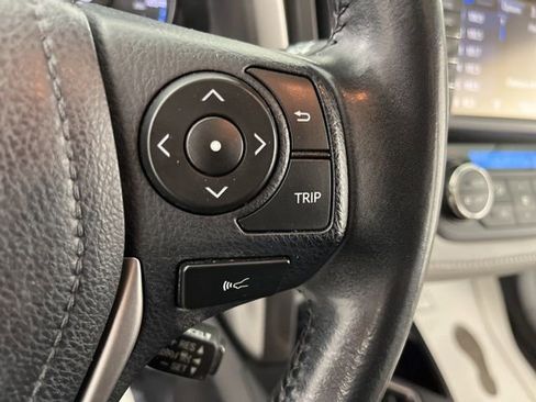 Used 2018 Toyota RAV4 XLE image 21