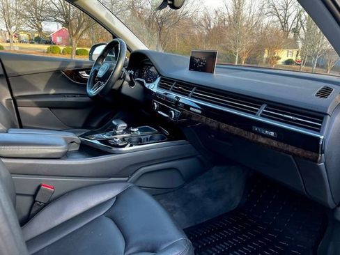 Used 2018 Audi Q7 3.0T Prestige w/ Prestige Package image 24