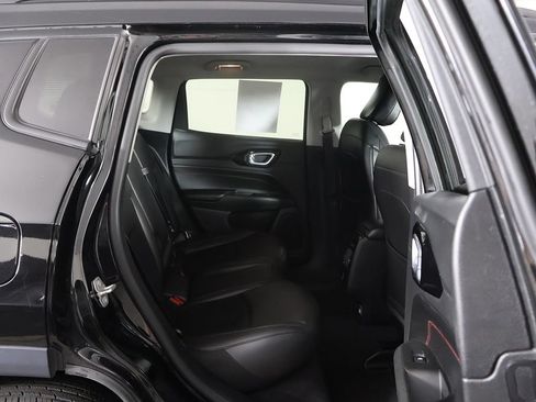 Used 2022 Jeep Compass Trailhawk w/ Trailhawk Convenience Group AWD/4WD image 29