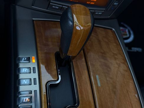 Used 2004 Cadillac XLR image 31