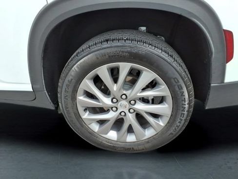 Used 2025 Buick Enclave Preferred AWD/4WD image 11