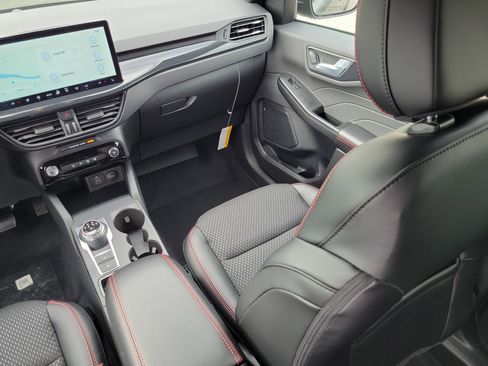 New 2026 Ford Escape ST-Line w/ Tech Pack #1 AWD/4WD image 32