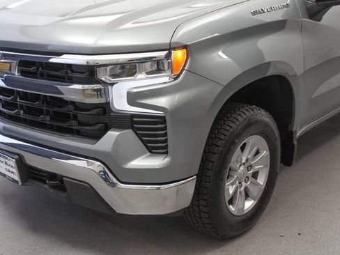 Used 2025 Chevrolet Silverado 1500 LT AWD/4WD image 5