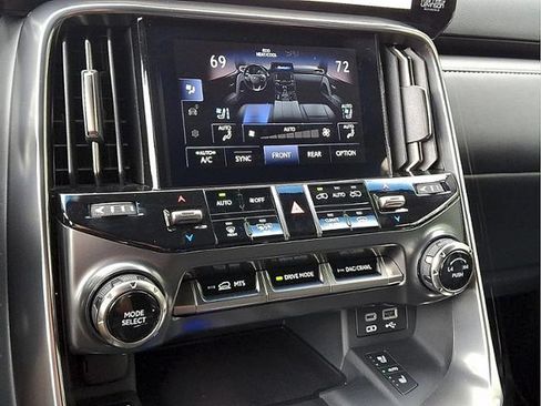 Used 2024 Lexus LX 600 4WD w/ Appearance Package image 14