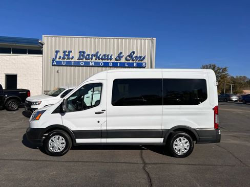 Used 2019 Ford Transit 150 XLT image 6