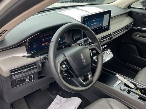 Used 2023 Lincoln Corsair AWD w/ Equipment Group 101A image 9