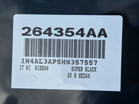 Used 2017 Nissan Altima 2.5 SR FWD image 31