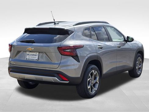 New 2026 Chevrolet Trax LT w/ Driver Confidence Package FWD image 7