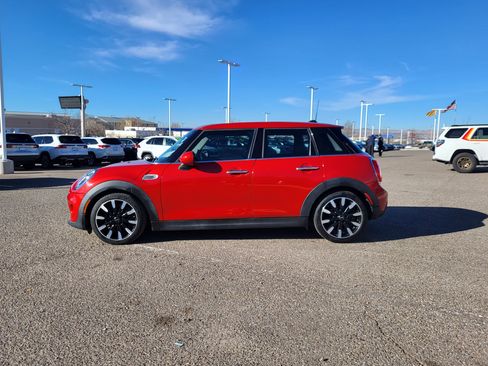Used 2016 MINI Cooper 4-Door Hardtop image 2