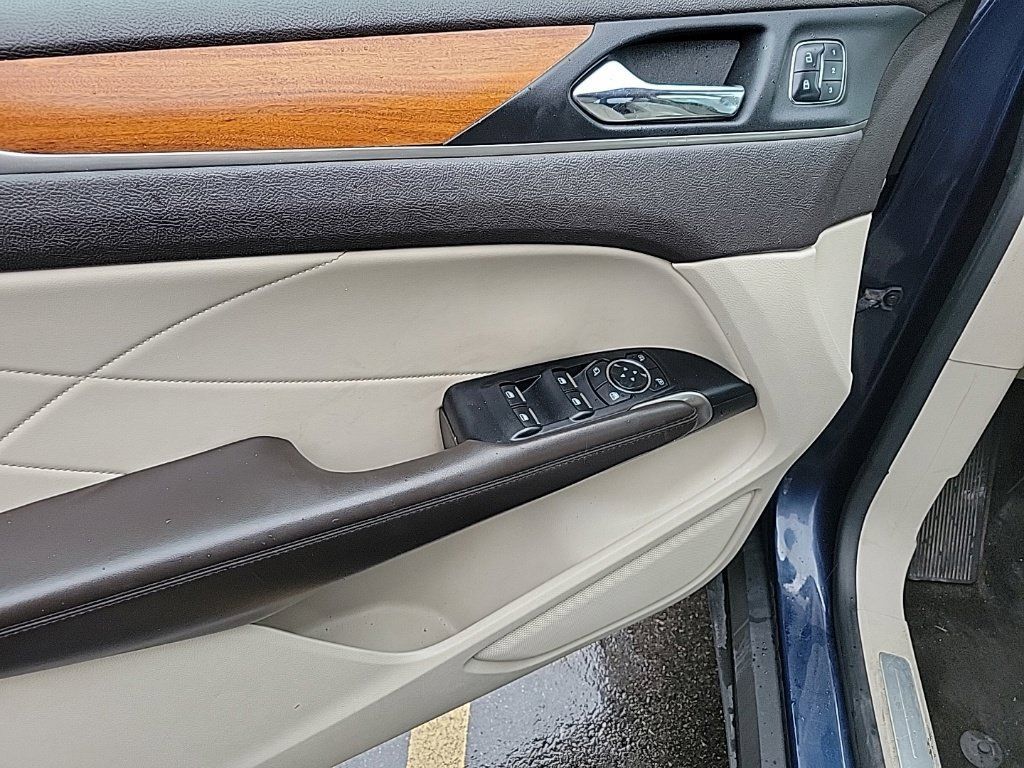 Used 2017 Lincoln MKC Select w/ Select Plus Package FWD image 8