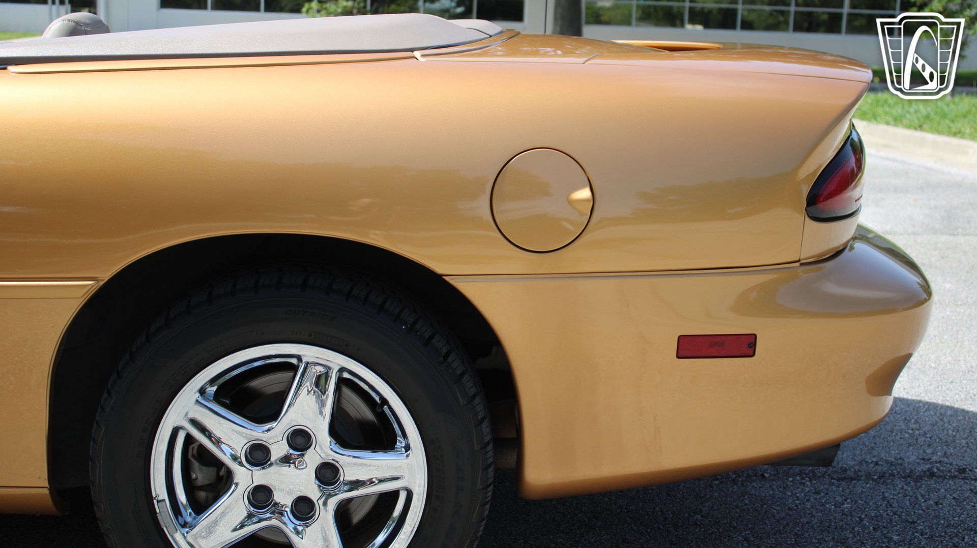 Used 1998 Chevrolet Camaro Z28 RWD image 27