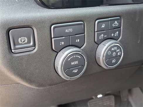 Certified 2024 Chevrolet Silverado 1500 LTZ image 25